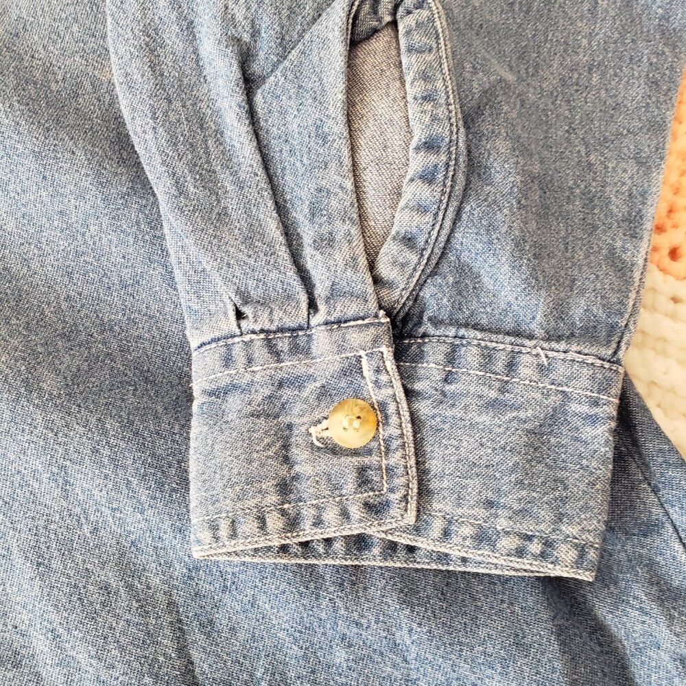 Let's Quizz Again Vintage Embroidered Skiing Bears Denim Shirt - Picture 6 of 11